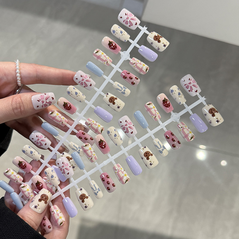 Soft and Cute Bear Strawberry Nail Art, Instagram-Style Girly Pink Floral Nail Art, High-Value Chinese-Style Nail Stickers