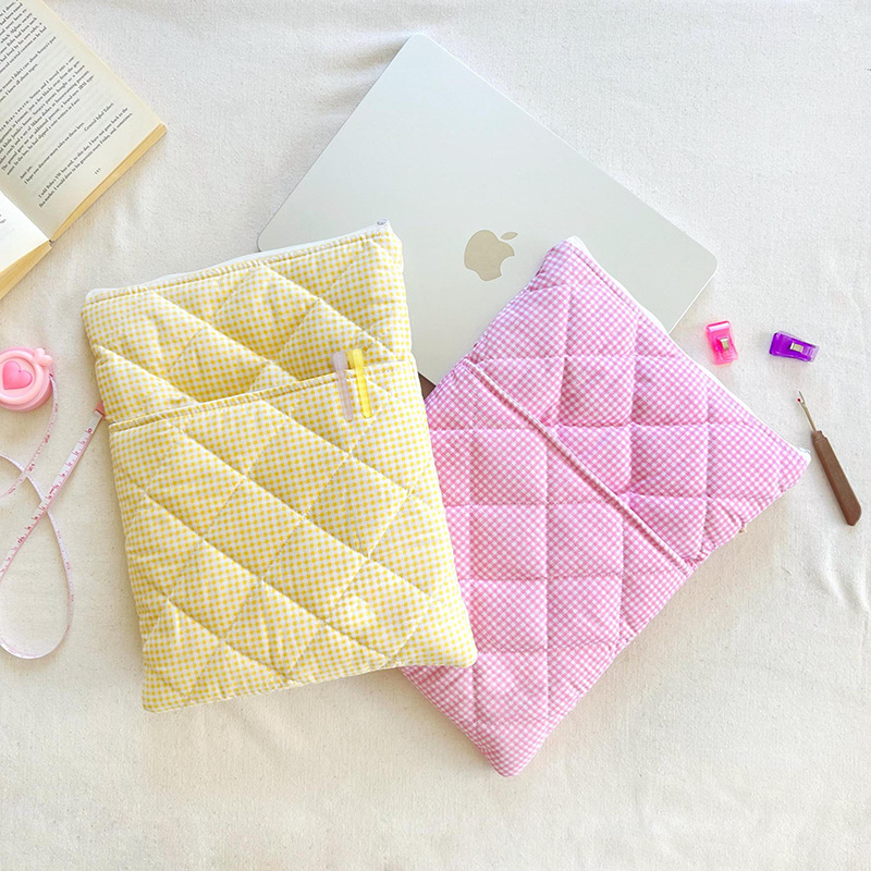 Fresh plaid quilted laptop sleeve with thickened anti-drop design, protective case for student and office tablets