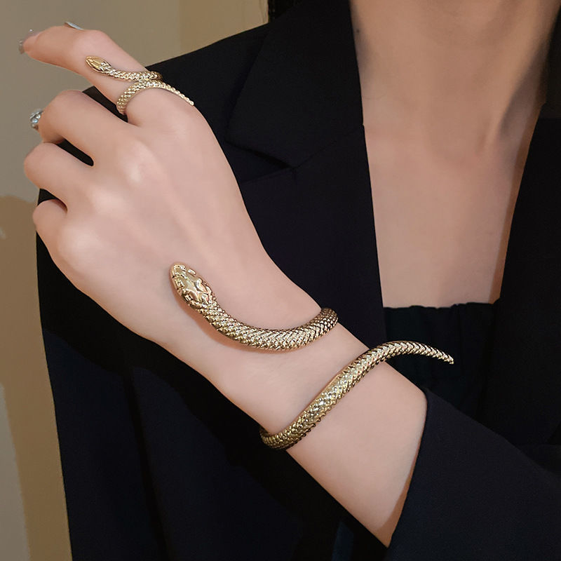 Conjunto de anillo de pulsera de serpiente transfronteriza europea y americana, pulsera exagerada de nicho, moda personalizada, joyería de alta gama al por mayor femenina