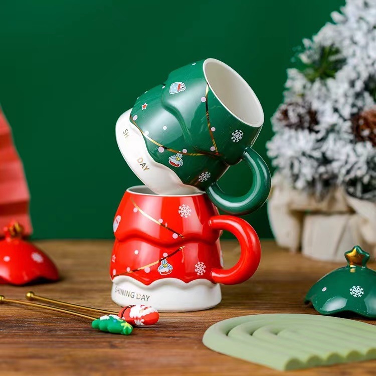 Creativa forma de árbol de Navidad taza alivio personalidad de alto valor taza de bebida de cerámica amantes de regalo taza de café
