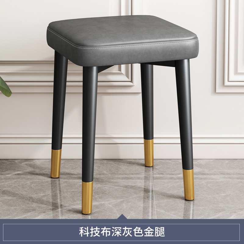 Silla de comedor de lujo ligera nórdica, taburete cuadrado de paquete suave apilable para el hogar, silla de mesa moderna simple, taburete de maquillaje para uñas