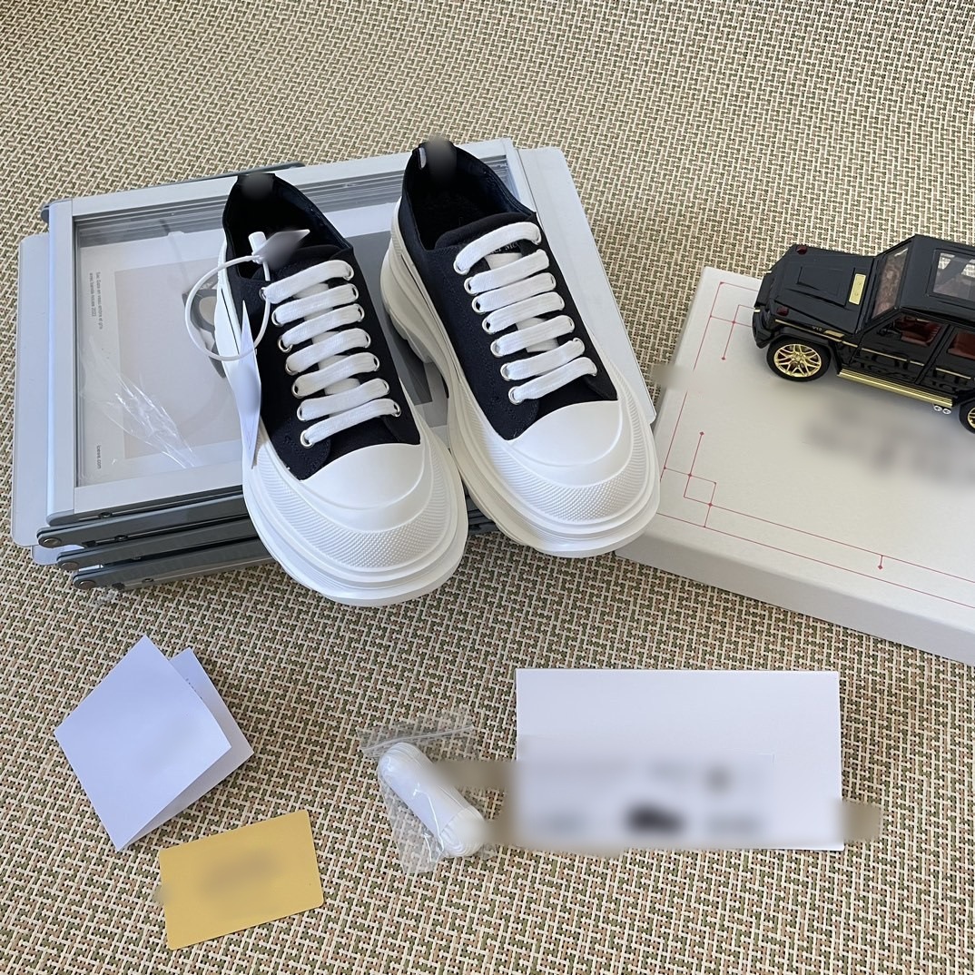2024 Couple Style Casual Round Toe Top Quality Front Lace High Board Canvas Sheepskin Inner Men And Women Sneakers_vogvips.com
