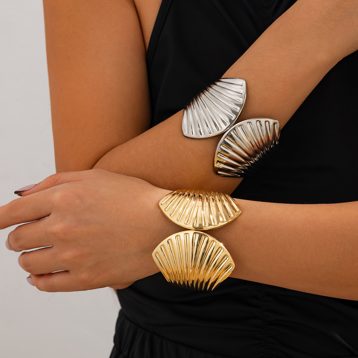 fashionable metal accessory