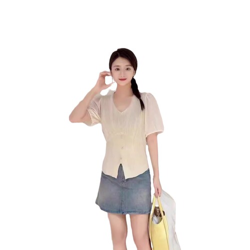 Summer-style, Thin, Patchwork Mesh Gauze Bubble-Sleeve Knit Top for Women – V-Neck, Slimming, Figure-flattering, Youthful Look, Perfect as a Blouse