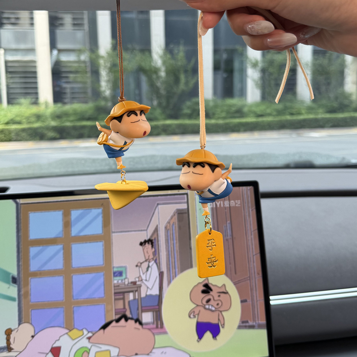 2026 New Genuine Crayon Shin-chan Car Pendant for Interior Rearview Mirror, Cute and Therapeutic Hanging Decoration