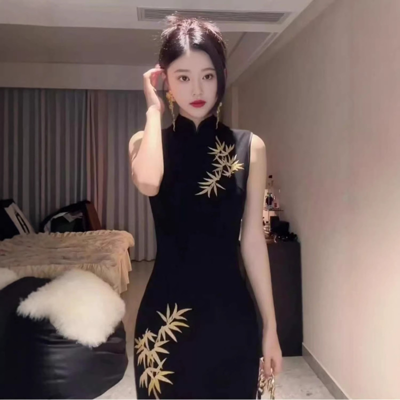 High-End New Chinese-Style Retro National Style Fashionable Embroidered Black Evening Dress Sleeveless Bodycon Dress Trendy