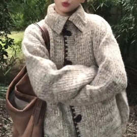 韩系复古翻领纽扣针织开衫秋冬穿搭慵懒宽松百搭感毛衣外套女