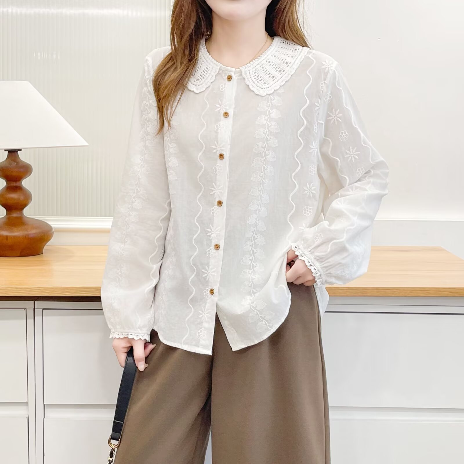 【Special】2026 Autumn New Plus Size Women's Fashion Sweet Lace Collar Embroidered Artistic Shirt 0917