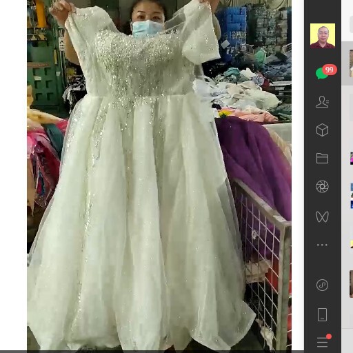 Second-Hand Clothes, Old Exports to Africa and Southeast Asia, Dresses, Wedding Dresses, Girls' Dresses, Princess Dresses, Old Wedding Dresses Mixed Second-Hand Clothes, Old Exports to Africa and Southeast Asia, Dresses, Wedding Dresses, Girls' Dresses, Princess Dresses, Old Wedding Dresses Mixed