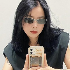 レトロな狭い枠のgmサングラスの女性の小さい顔の高級感の小さい枠の墨緑のサングラスの潮のクールな欧米風のギャル