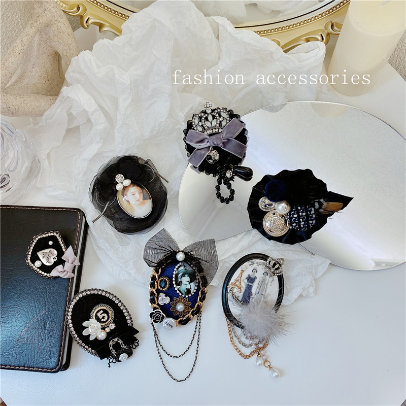 Exquisite matching suit with pearl crowns, multiple styles available, heavy craftsmanship design brooch, autumn/winter pin.