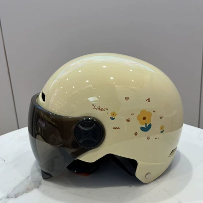 national standard helmet with small floral: Motosiklet dəbilqələri