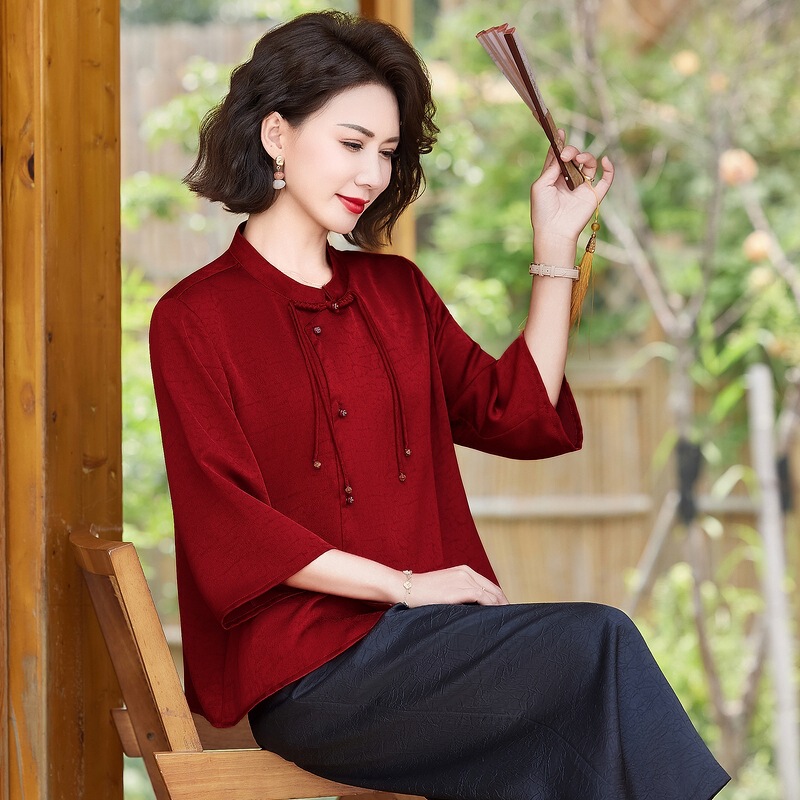 Middle-Aged and Elderly Women's Spring and Summer New Chinese Style T-Shirts, Mom's Spring Clothes, Fashionable Three-Quarter Sleeves, Zodiac Year Clothes