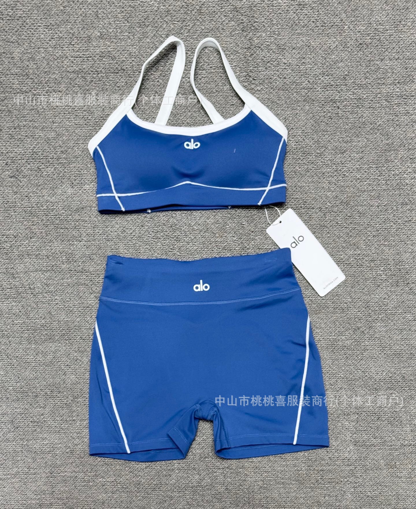 Inventario desnudo de alta elasticidad yoga conjunto de sujetadores de cintura de elevación de cadera línea de acondicionamiento de forma pantalones cortos de ejercicio al aire libre para mujeres