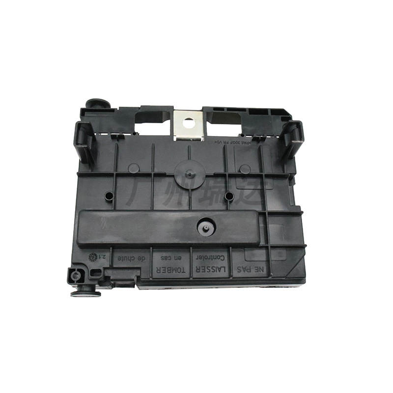 9807028780 es adecuado para Peugeot 307 caja de fusibles de automóvil 9807028780 stock