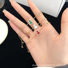 厚い金のヒョウタンのブレスレットの女性は18kのバラの金をめっきします。