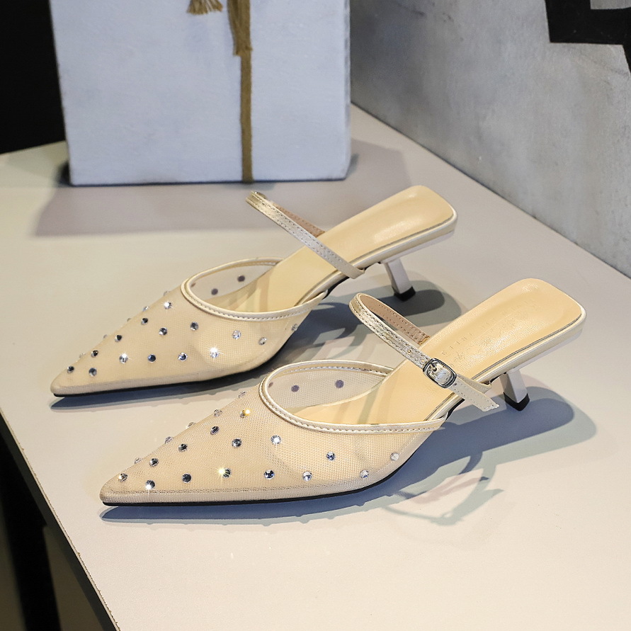 Mules a tacco a spillo a punta con strass e pizzo alla francese_voghion.com