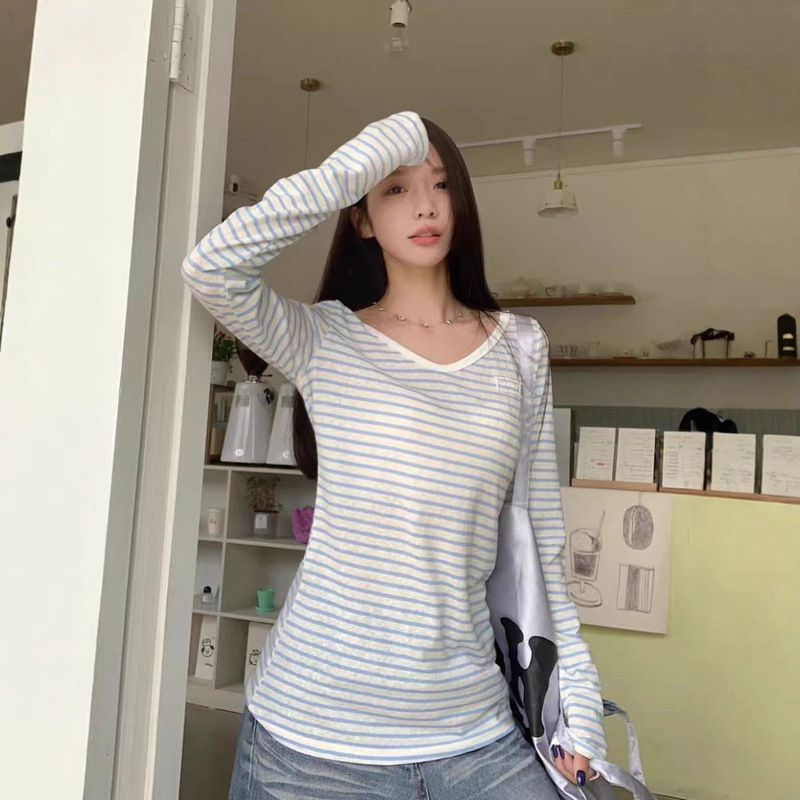 Yeyuan Vintage Striped V-Neck Sun Protection Shirt for Women, Summer Niche Student Slim Fit Versatile Trendy Sun Protection Top Yeyuan Vintage Striped V-Neck Sun Protection Shirt for Women, Summer Niche Student Slim Fit Versatile Trendy Sun Protection Top