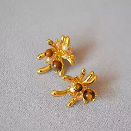 项链;耳环;耳钉