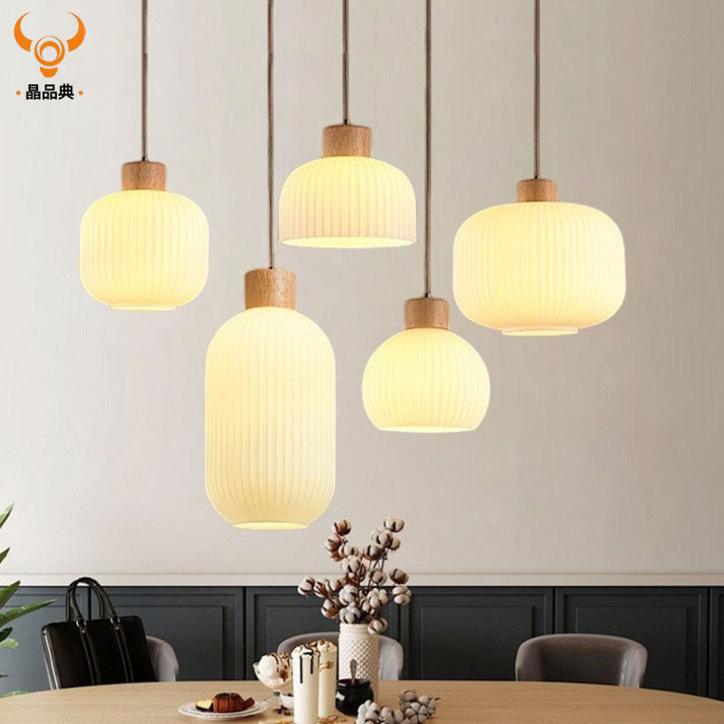 Araña de restaurante de registro de estilo japonés Nórdico simple estilo crema B & B bar pasillo dormitorio Cabecera de cristal pequeña araña