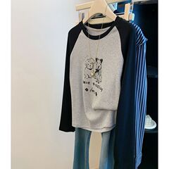 灰色小狗印花拼色插肩长袖t恤女早秋新款内搭打底小众设计感上衣