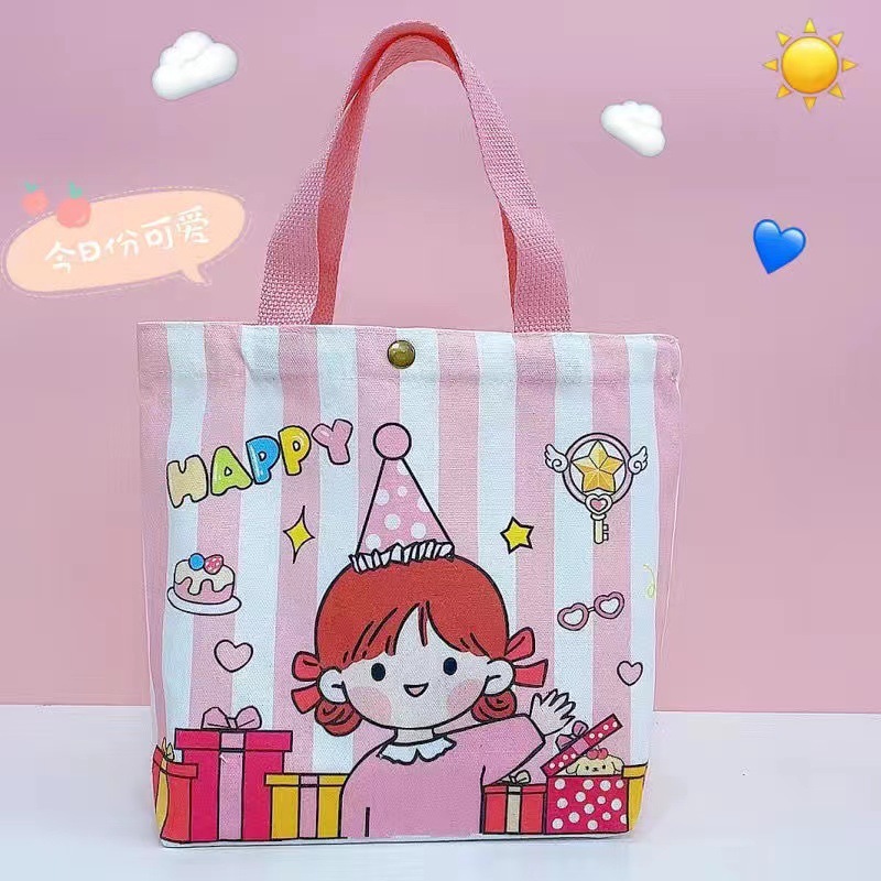 子供の日の幼稚園の子供の誕生日のプレゼント|undefined