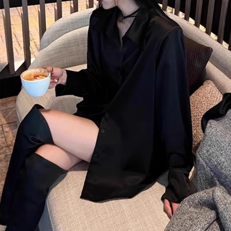 High-grade Sense Light Mature Royal Sister Style Satin Black Shirt Women's Spring New Commuting Design Sense Shirt Elegant Top