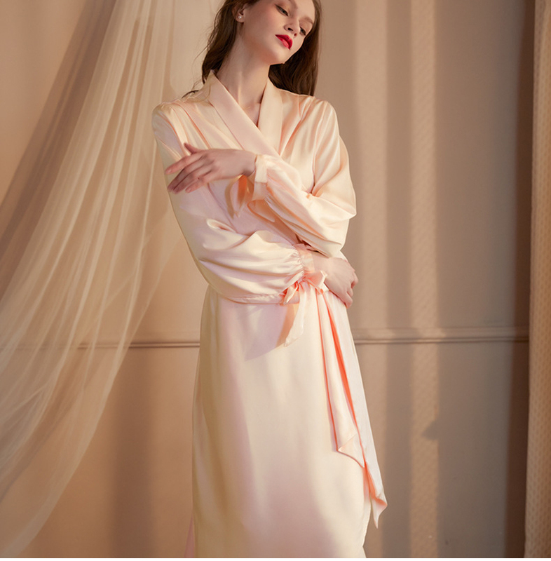 Wedding Morning Robe Female Bride Bridesmaid Sense Silk Wedding Pajamas Nightgown Red Bathrobe Female Thin Long Silk