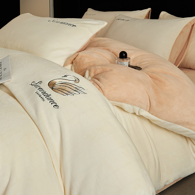 Dos lados engrosados leche coral cama de cuatro piezas en invierno más edredón cubierta de cama de brida de coral cama