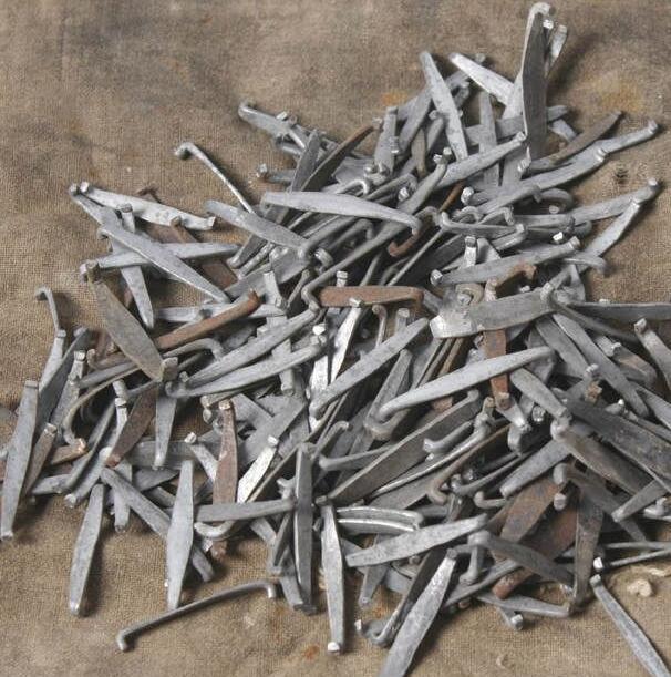 厂家直供工程铁锔钉 建筑铁扒钉修船铁锔钉蟥钉 扒钉船钉量大从优