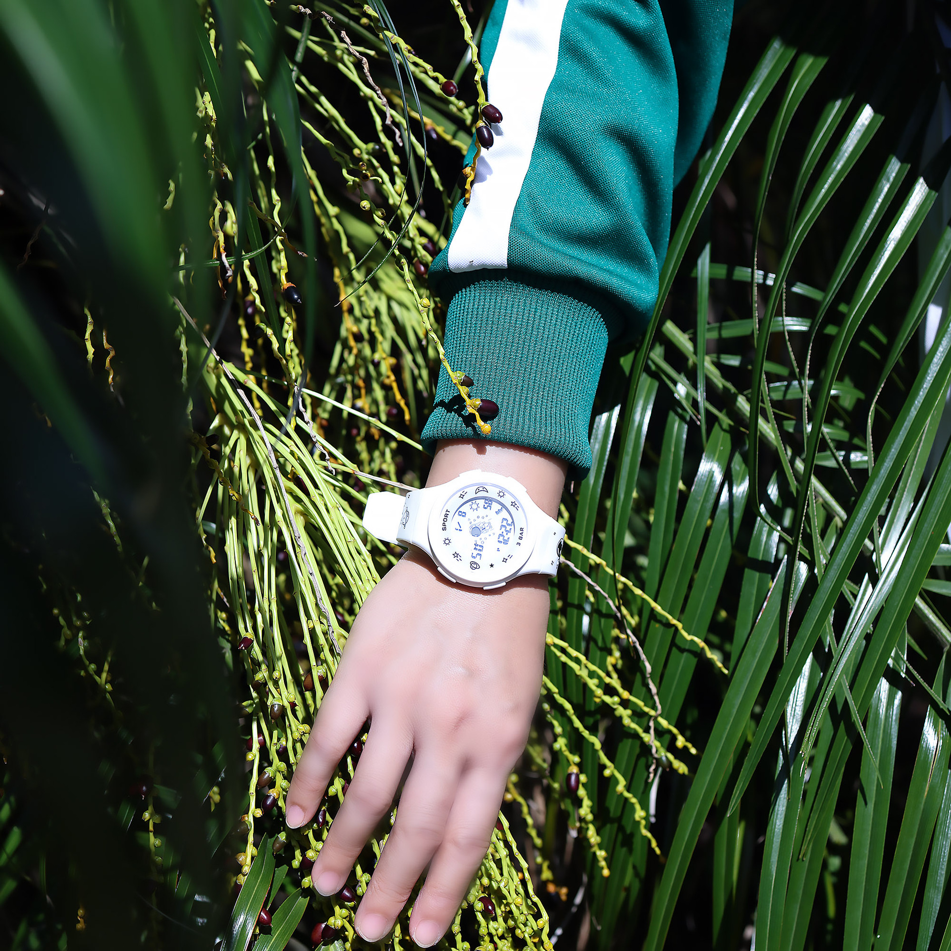TPU luz fría Spaceman reloj electrónico niños estudiantes de secundaria multifunción luminoso impermeable reloj electrónico reloj