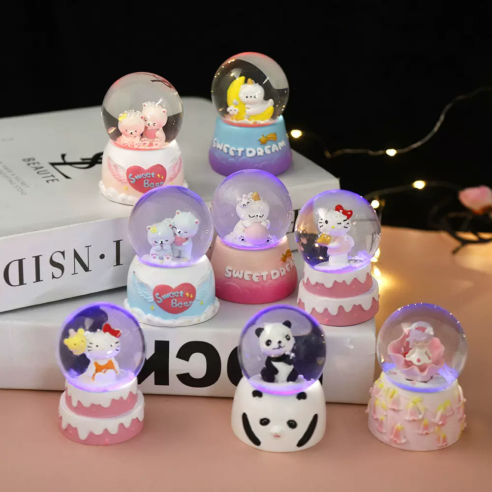 小号卡通水晶球发光小夜灯树脂家居桌面摆件儿童生日礼物小礼品