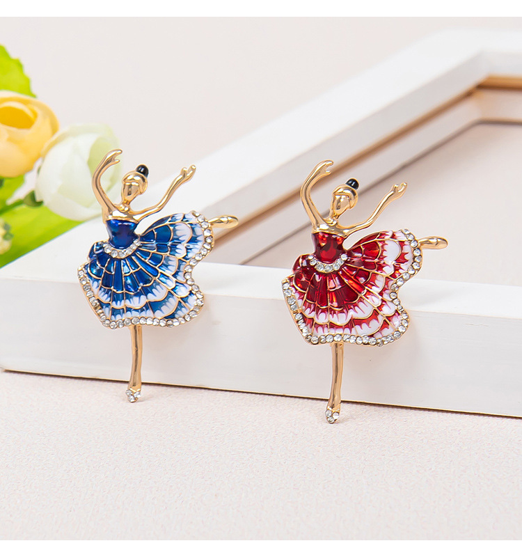 Fashion Human Alloy Plating Inlay Rhinestones Pearl Women's Brooches display picture 2