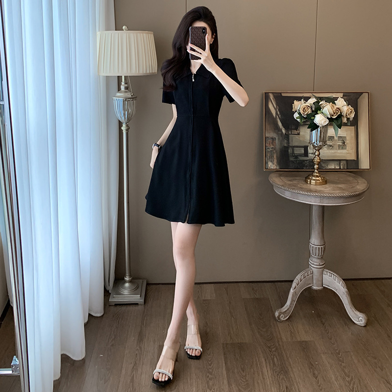 2025 Summer New Retro Slim-Fit High-Waisted Zippered A-Line Short Black T-Shirt Dress
