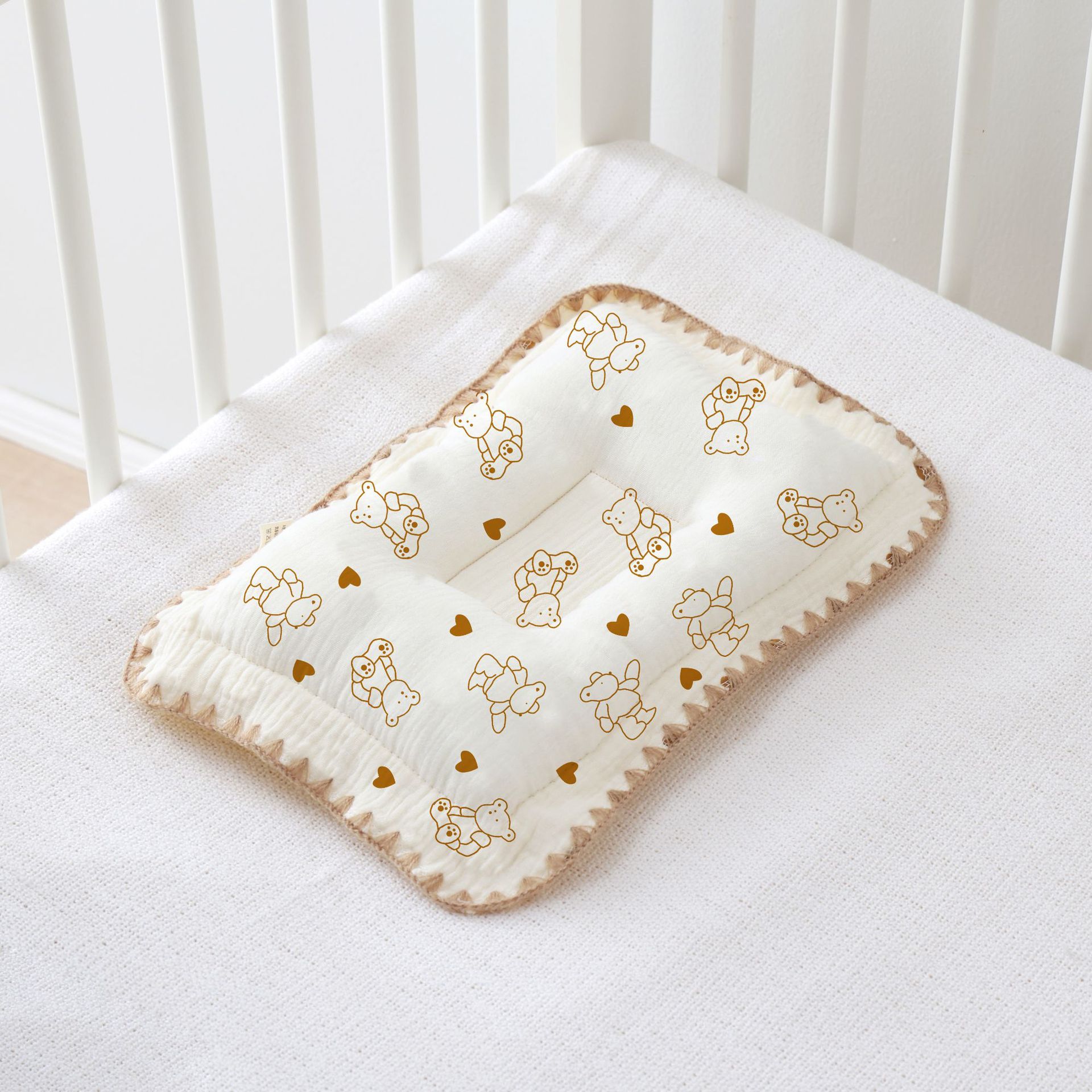 赤ちゃんの定型枕は0 ~ 6ヶ月以上です。