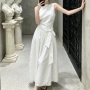 无袖气质圆领纯色连衣裙