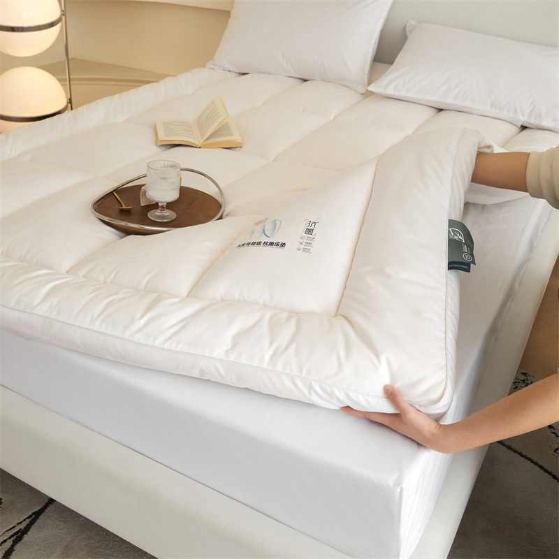 Class A soft Hotel B & B three-dimensional soft mattress mattress bedding wholesale student Single Double Four Seasons
