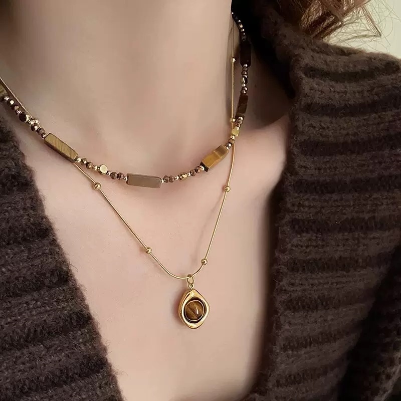 Natural Crystal And Gemstone Charm For Positive Energy And Luck_voghion.com