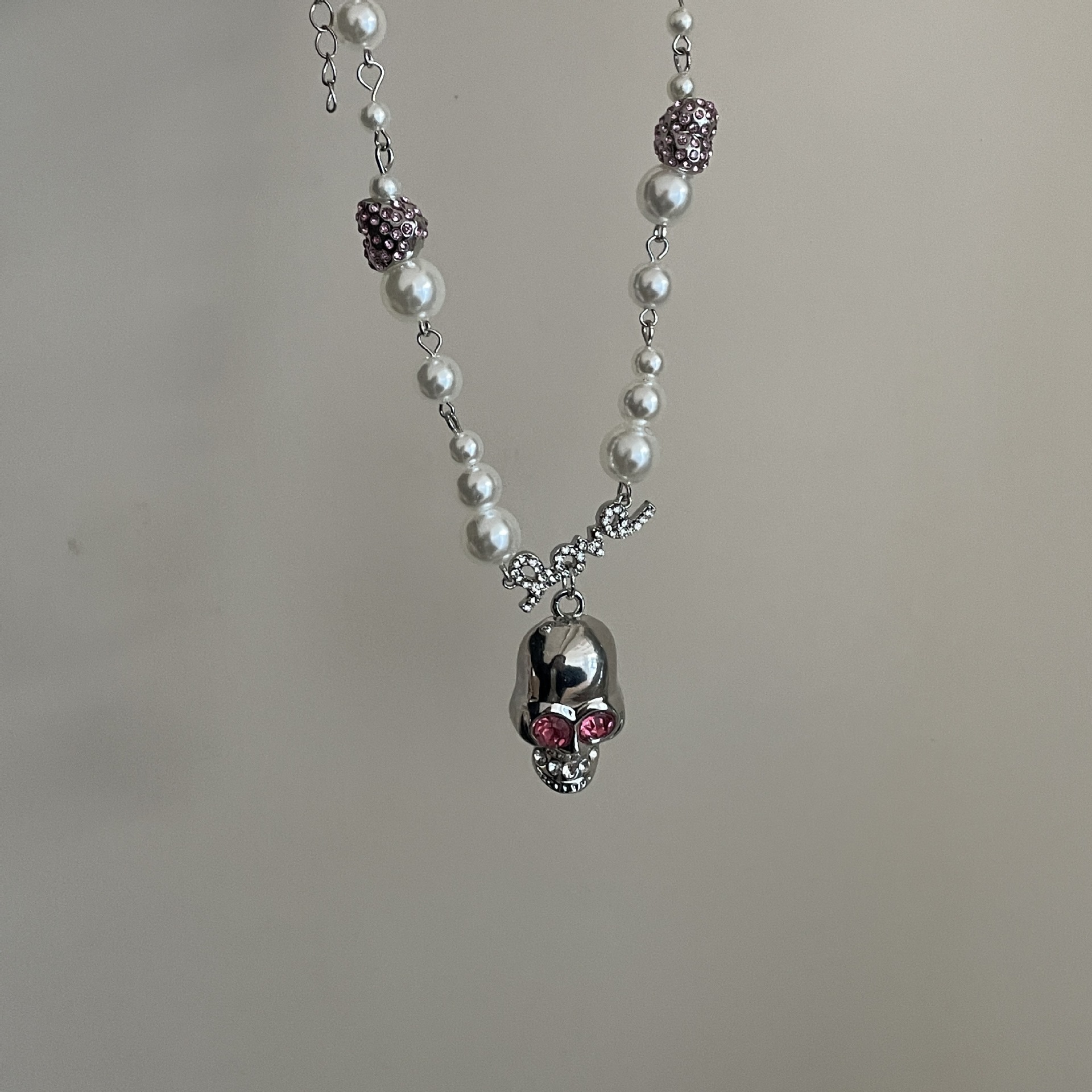 New niche skull pearl gemstone stainless steel pink diamond hip hop necklace wholesale