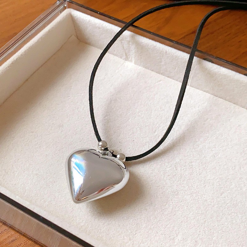 Nuevo estilo de cuero chino, colgante, collar de borlas, estilo étnico femenino, cadena de suéter retro de nicho, moda, artículos de alta gama