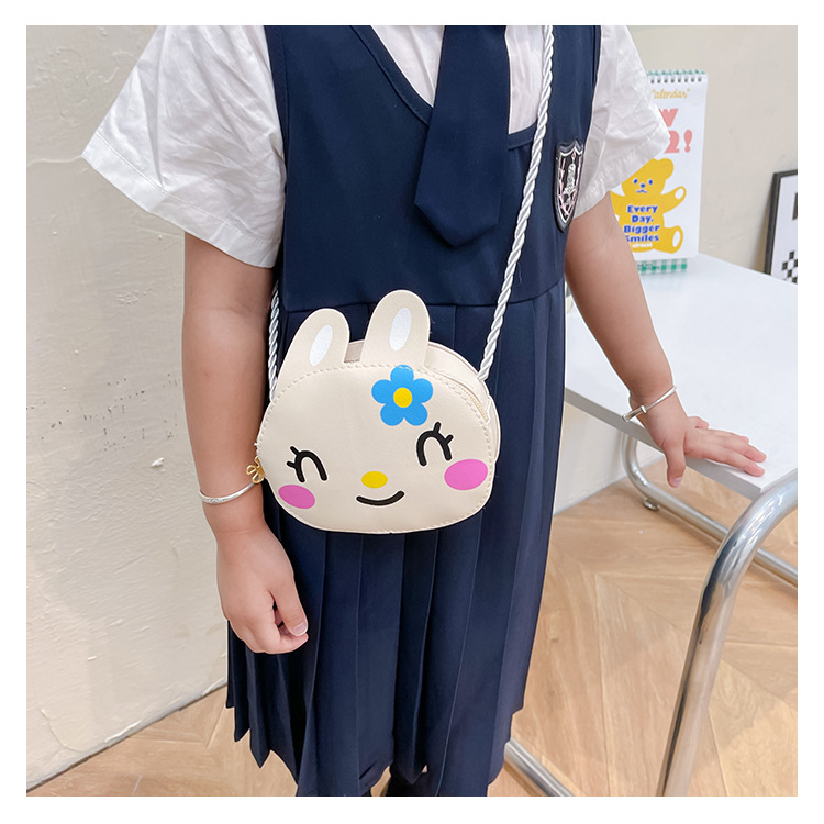 109g Weight Polyester Lining Material Zipper Closure Type Single Shoulder Strap Strap Type Crossbody Bag Bags Type Holiday, Daily Occasion PVC Material Anti-theft Function Animal Pattern All Seasons Season Women's Gender Cute Style Round Shape Medium Size Women's Medium PVC Animal Cute Round Zipper Crossbody Bag 11