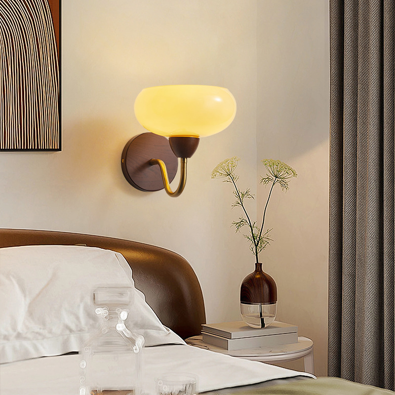 Vidrio simple latón sensación de cabecera de cama moderna dormitorio sala de estar francesa retro lámpara de pared de alto estilo antiguo retro lámpara de pared de viento
