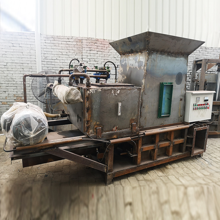 牧草稻草粉碎打包机 麦杆压块套袋机 干湿料打块装袋机