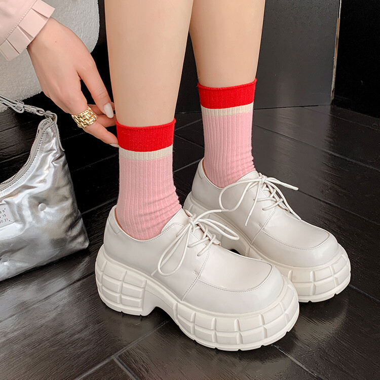 Giày lười nữ da bò phối dây buộc chéo đế xuồng platform phong cách Anh quốc — Màu Đen Hạt mở viền, Màu đen da bò mờ, Màu trắng chi tiết 118