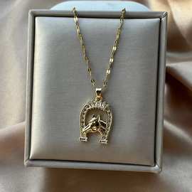 2025秋季新款铜镶锆石钛钢项链 U型马蹄铁不锈钢马头吊坠项链饰品