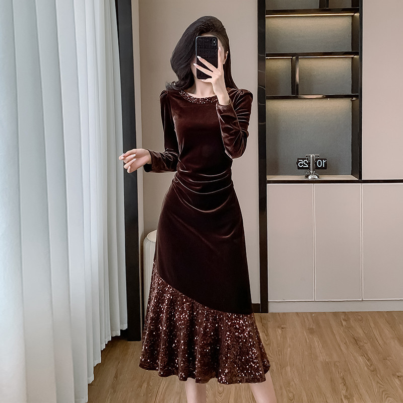 Cross-border autumn and winter new fish stitch pearl slice heavy industry Joker slim dress 532