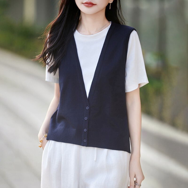 Woolen V-Neck Faux Two-Piece Vest with Short Sleeves for Women, Color-Blocking Design, Layered Sleeveless Vest, New Summer Style