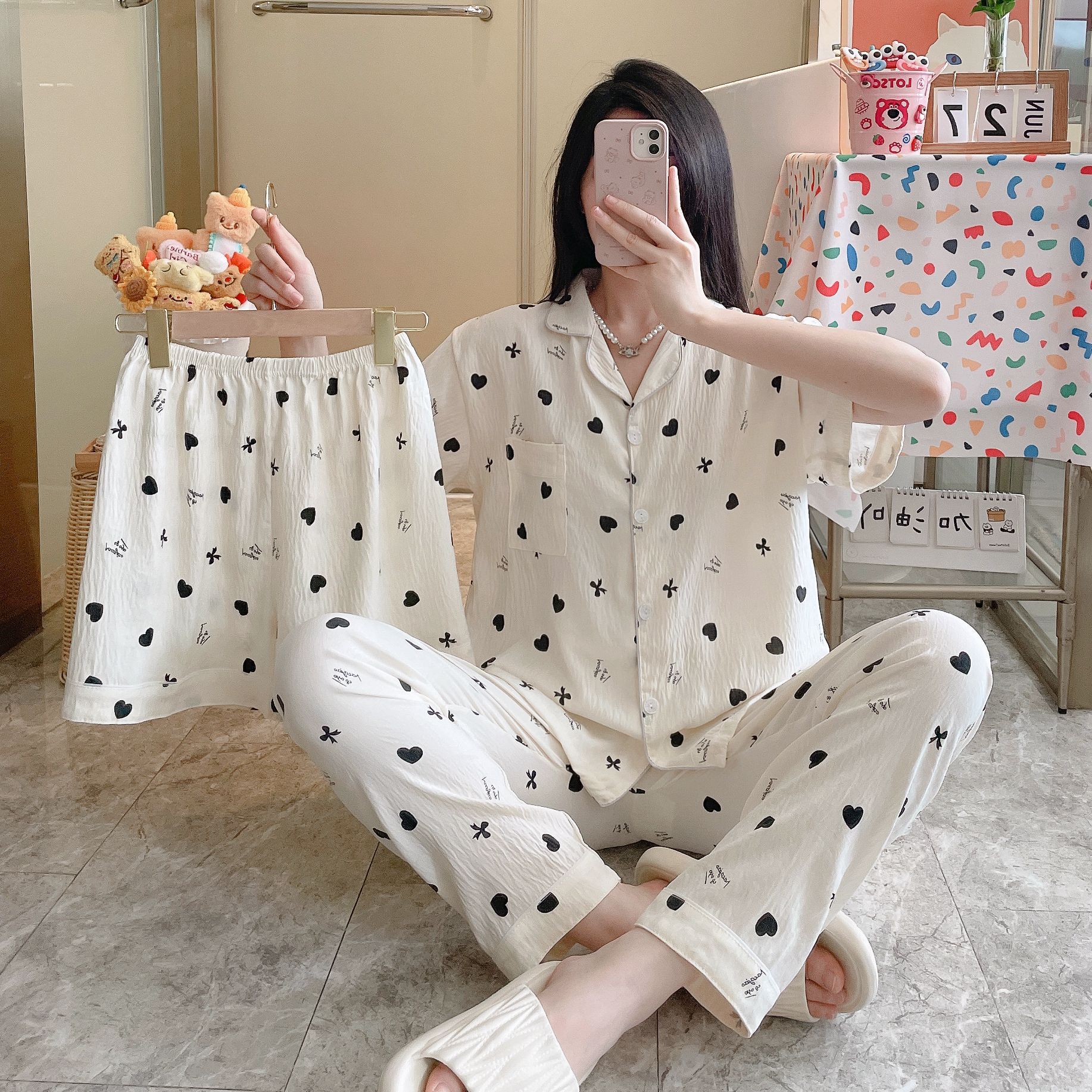 Empaquetado fuera de una sola nube pijamas de algodón de tres piezas para mujer verano dulce pantalones cortos de manga corta ropa de dibujos animados para el hogar