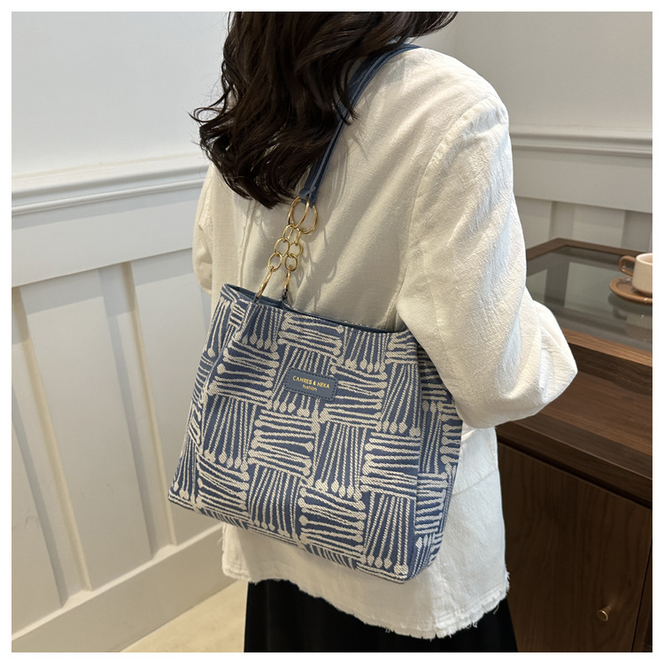 Großes Fassungsvermögen aus Canvas für Damen 2024, neue lässige Einkaufstasche für den Weg zur Arbeit, vielseitige Umhängetasche im Lazy-Style_voghion.com