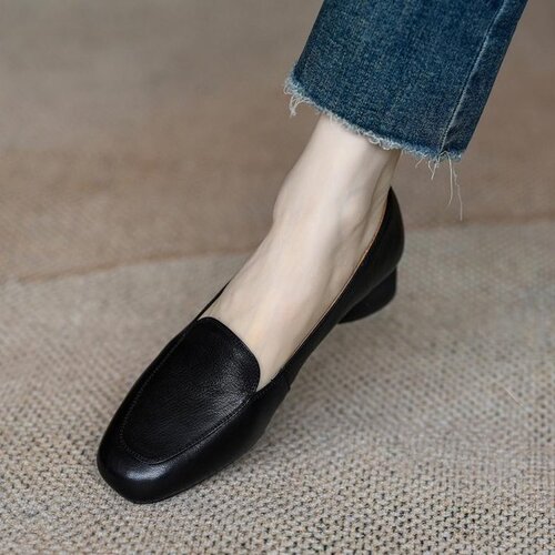Loafers soft sole mother middle-aged work shoes leather casual 2025 spring new kidney bean women's shoes shallow mouth single shoes